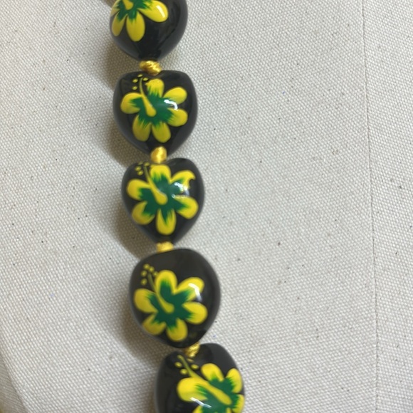 Floral Black and Yellow Necklace - Picture 2 of 3